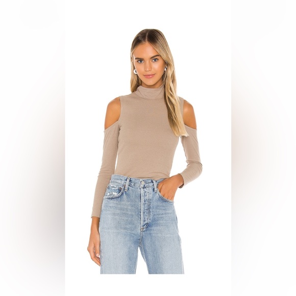 Revolve Rockwell Top - Picture 1 of 7